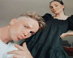 Amy is not only the member in her family who is popular on the internet as her brother Joe Weller is also a YouTube star.